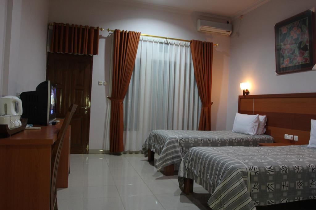 Hotel Bintang Redannte Garut Chambre photo